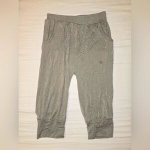 Kate Quinn 2T pants